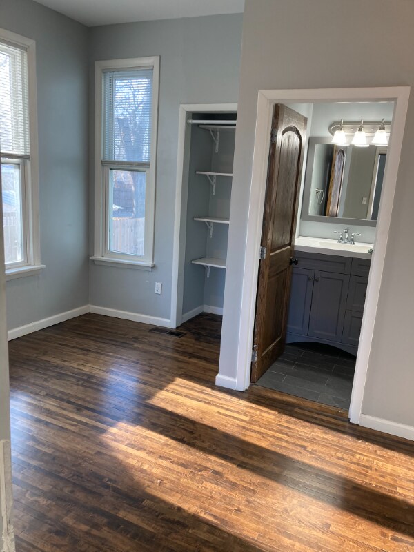 Building Photo - 912 5th St SW