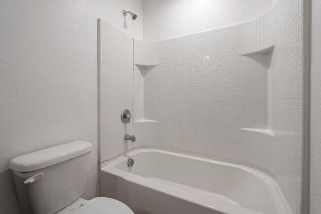 Building Photo - 1536 E Demain Dr