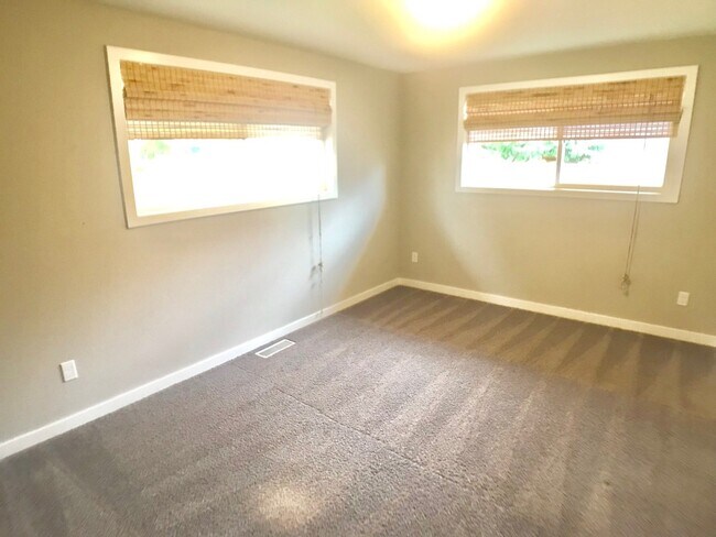 Building Photo - Great House for Rent