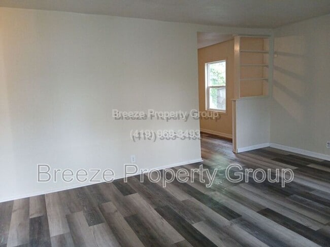 Building Photo - 560 Williamsville Ave