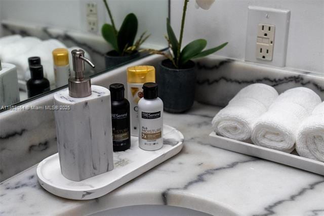 Building Photo - 1200 Brickell Bay Dr