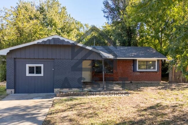 Building Photo - Cute 4 bedroom House