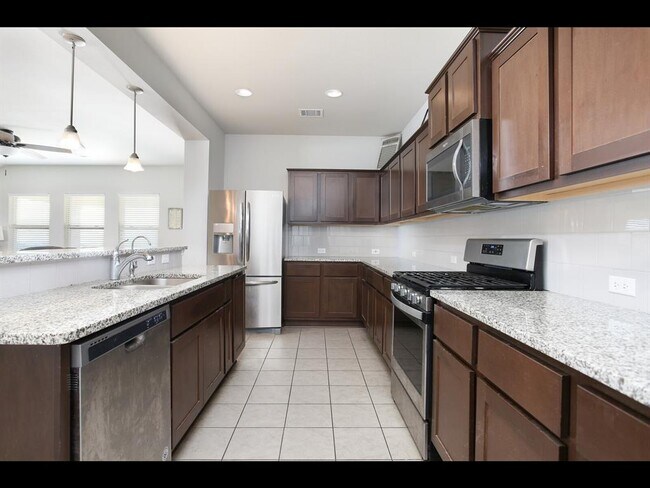 Building Photo - 124 Gray Wolf Dr