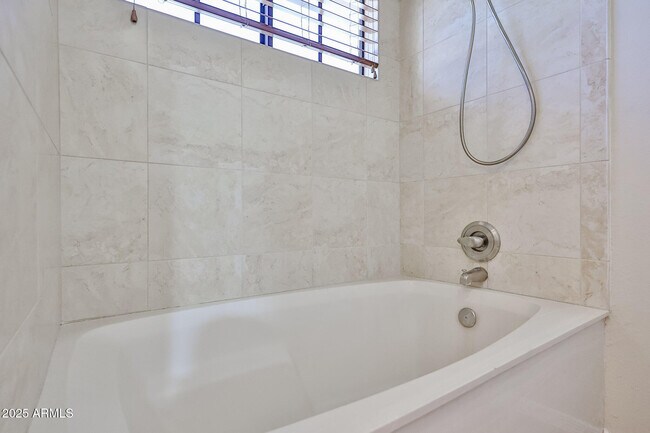 Building Photo - 7539 W Sequoia Dr