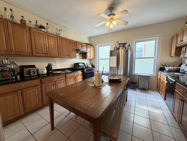 Building Photo - 1 Sachem St