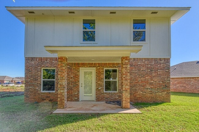 Building Photo - Brand New Construction!  Lawn care included!