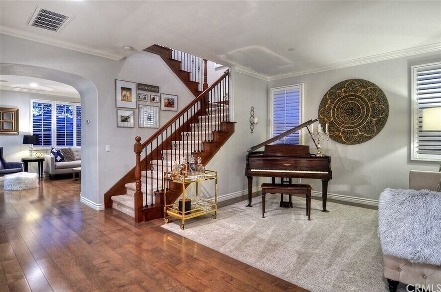 Formal Living Room - 325 Canal Wy