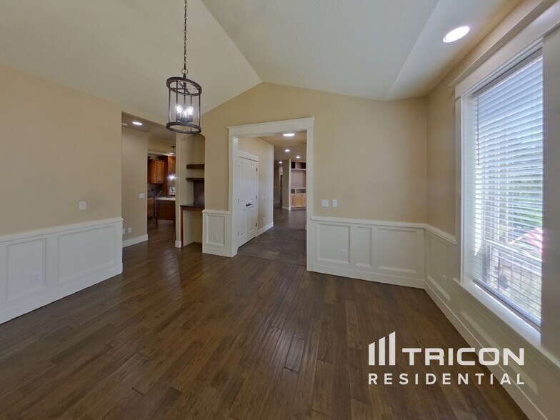Building Photo - 11593 SE Waterleaf Dr