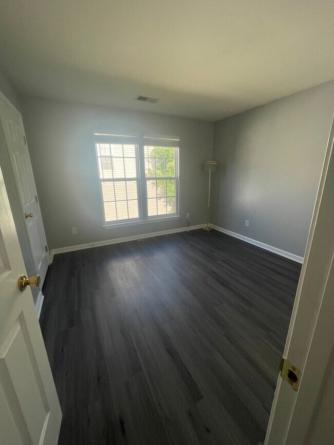Building Photo - Lovely 3 Bedroom Home in Greer Near Gibb S...