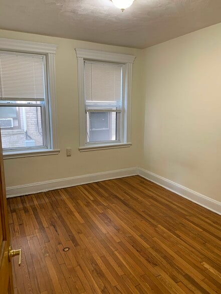 Building Photo - 360 Riverway