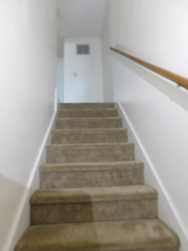 Building Photo - 1505 College Way