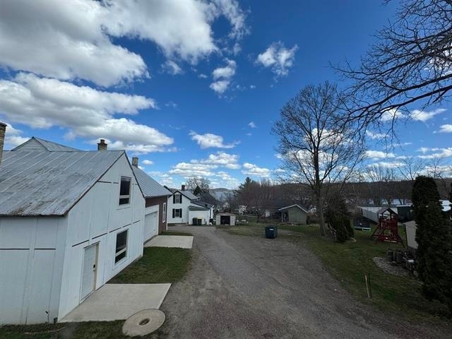 Building Photo - 170 E Main St