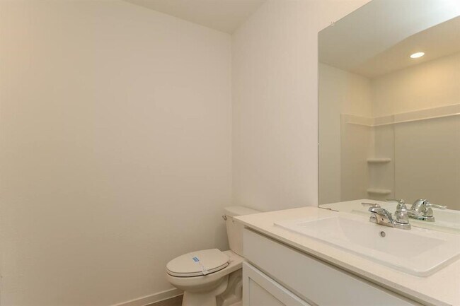 Building Photo - 16465 Blossom Grv Dr
