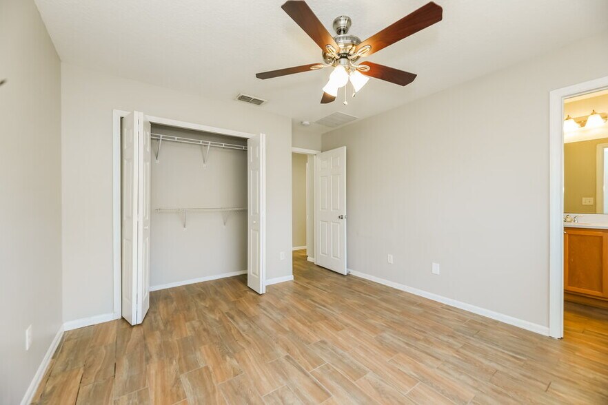 Building Photo - 11751 Pleasant Creek Dr