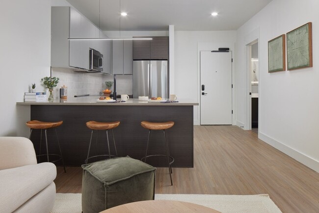 Primary Photo - Glassworks Apartments