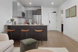 Building Photo - Glassworks Apartments