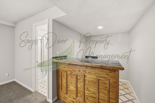 Building Photo - BEAUTIFUL HOME AVAILABLE NOW!!