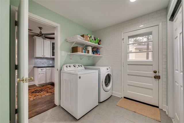 Building Photo - 3808 Shorecrest Dr
