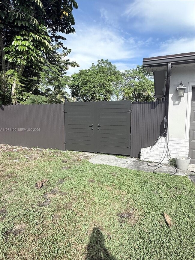 Building Photo - 11711 SW 107th Ct