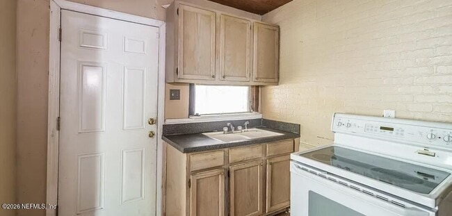 Building Photo - 3124 4th St Cir