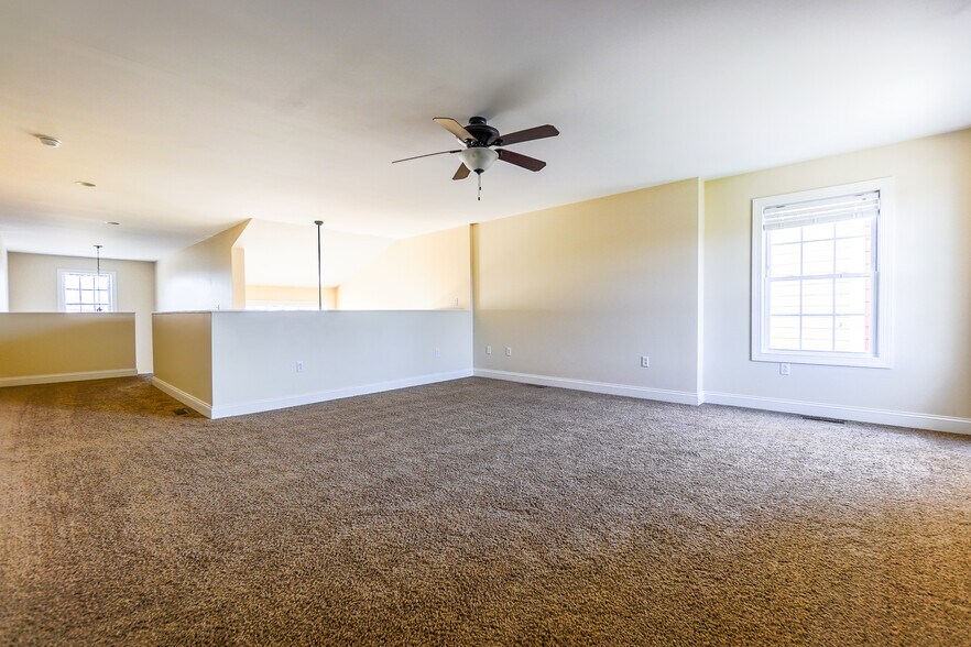 Building Photo - 300 Wedgewood Dr