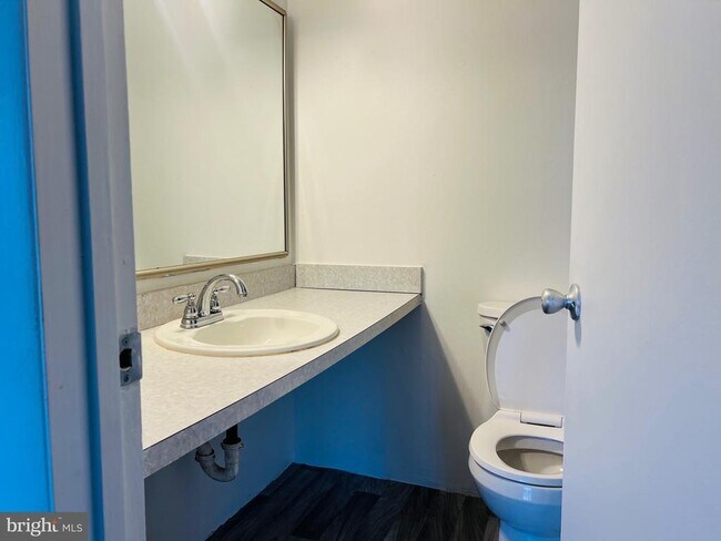 Building Photo - 8613 Seasons Way