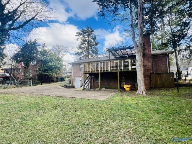 Building Photo - 4006 Devon St SE