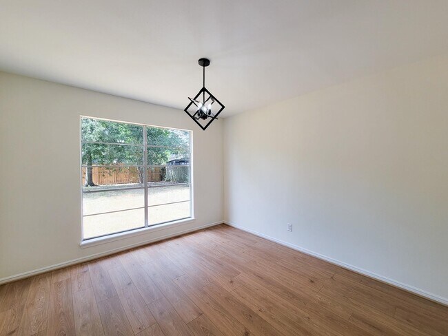 Building Photo - 3930 Cypress Hill Dr