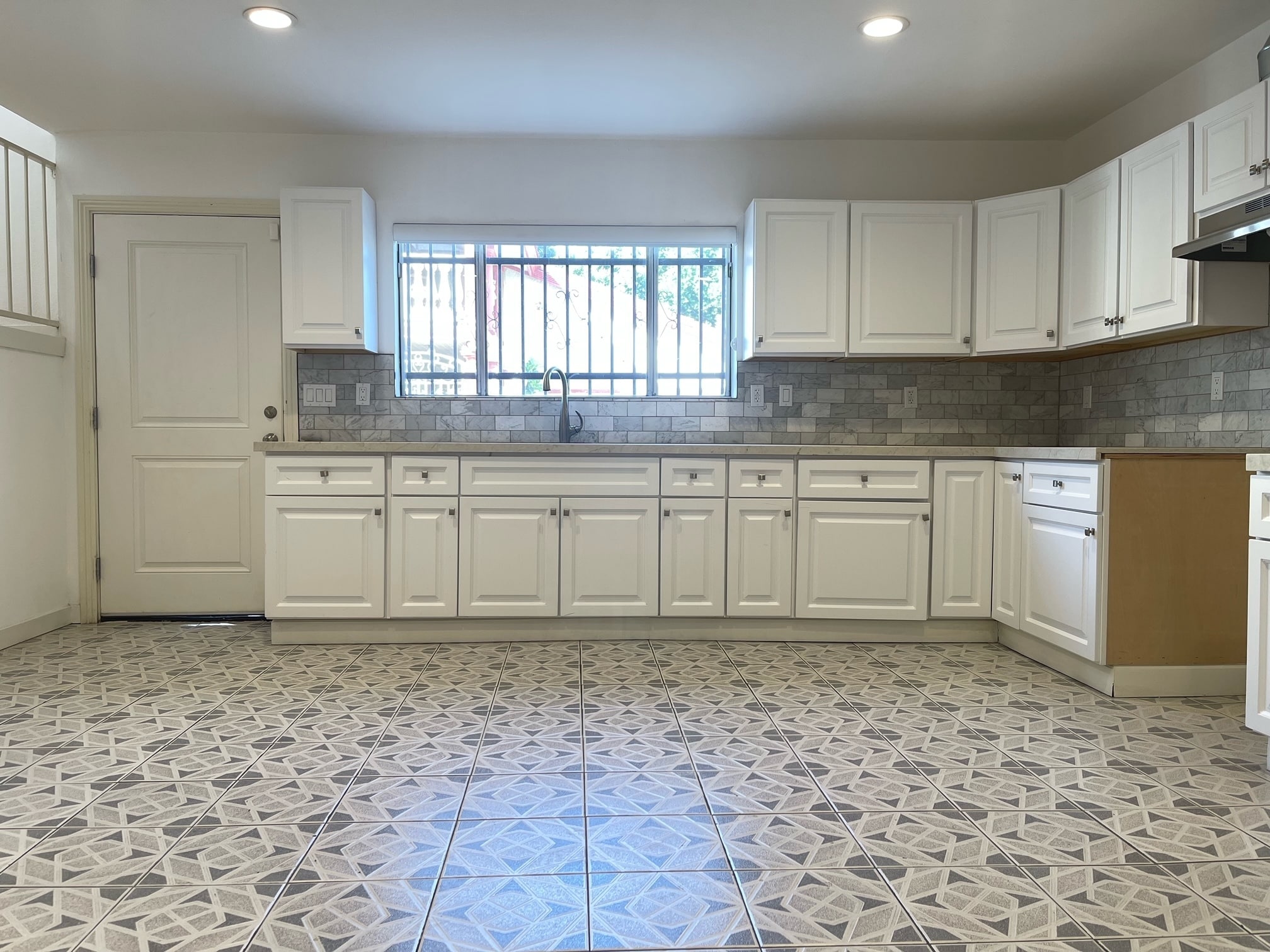 Building Photo - 9791 Arleta Ave