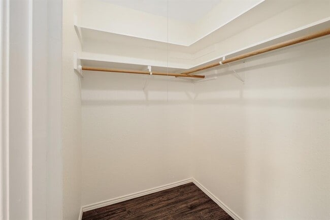 Building Photo - 6519 Hart Ln