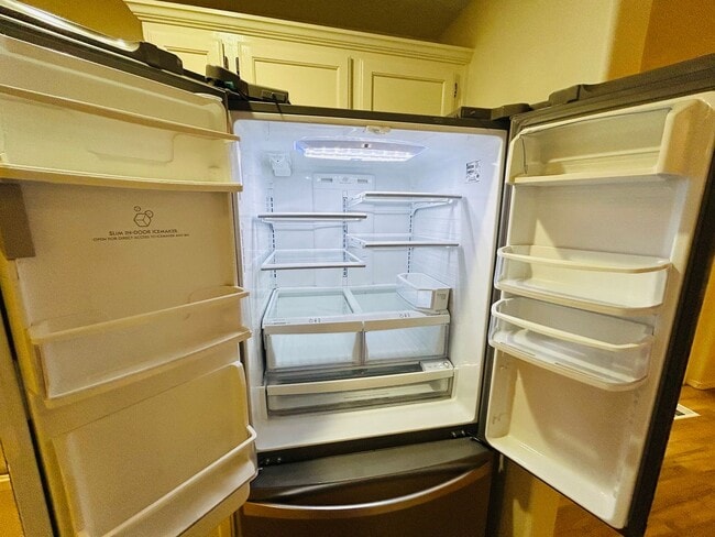 Building Photo - Adorable SW Portland Home Now Available