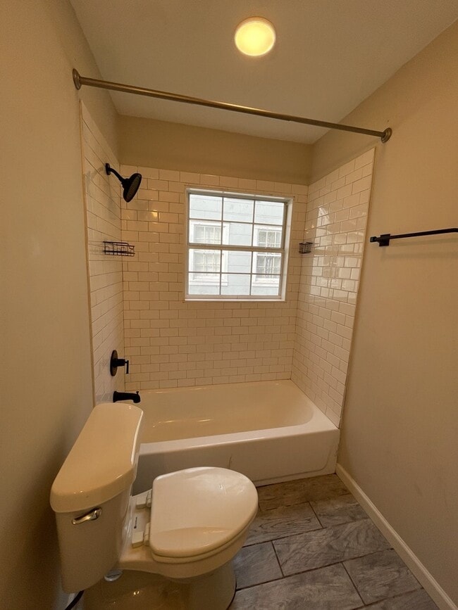 Building Photo - 732 Cedarhurst Rd