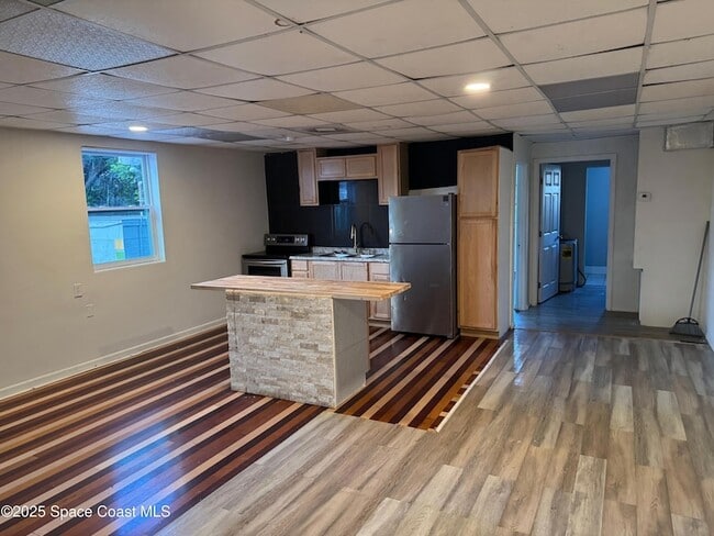 Building Photo - 808 Forrest Ave
