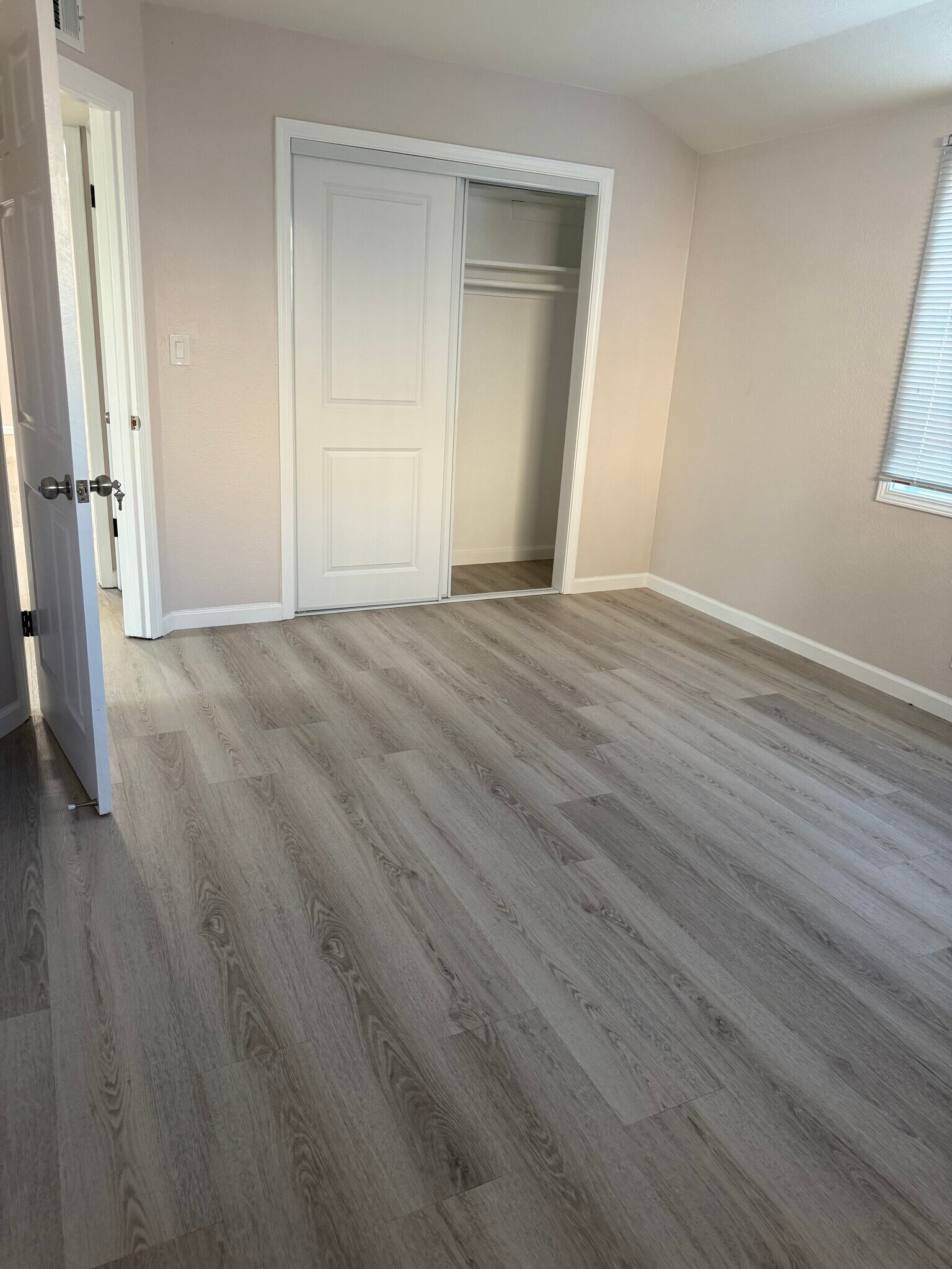 Building Photo - 5021 J Pky