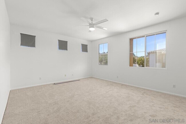 Building Photo - 11370 W San Raphael