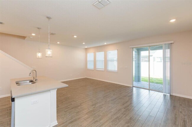 Building Photo - 1119 Lady Gouldian Ct