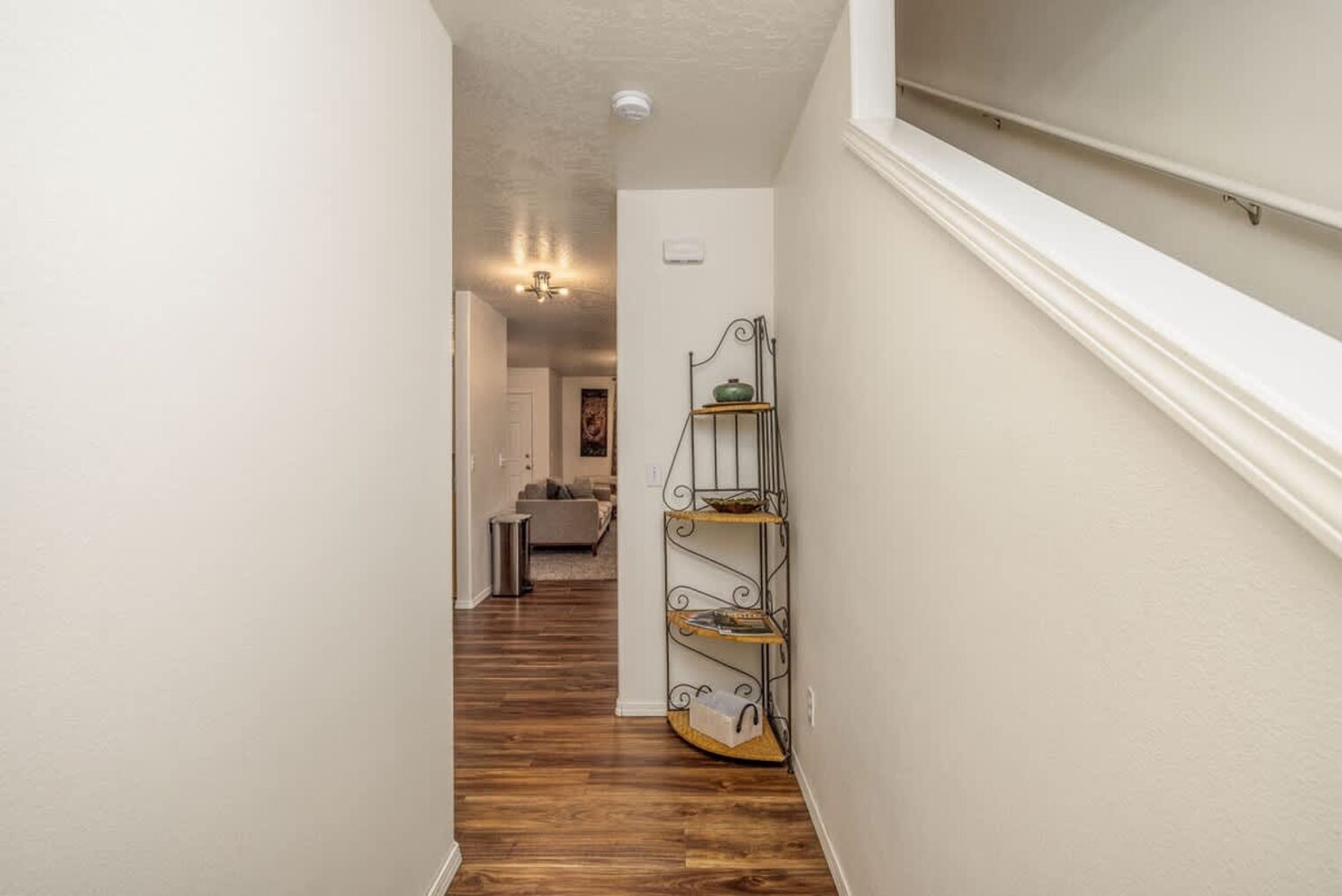 Building Photo - 574 Hydra Pl