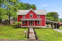 Building Photo - 303 Blount St