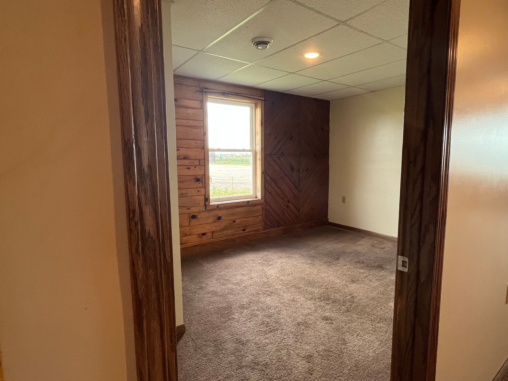 Building Photo - 409 Meadow Dr