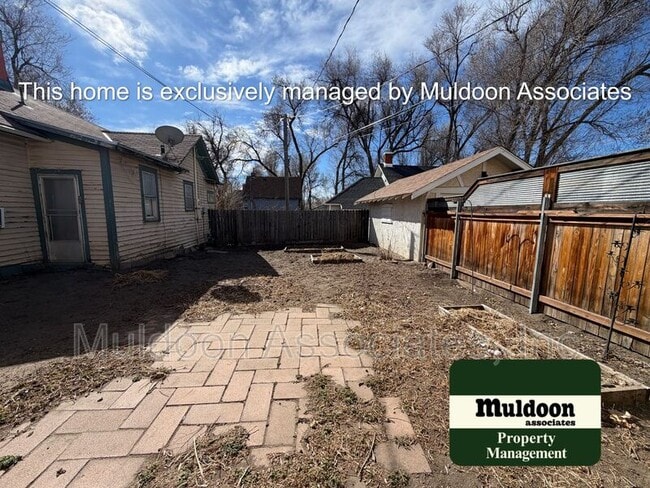 Building Photo - 705 E Platte Ave