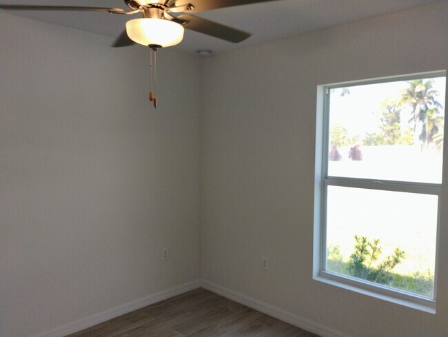 Building Photo - 2700 NW 26th Terrace