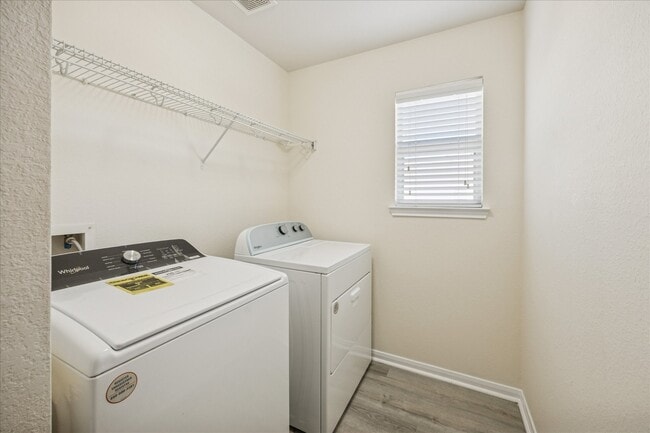 Building Photo - 8102 Fisher Glen Ln