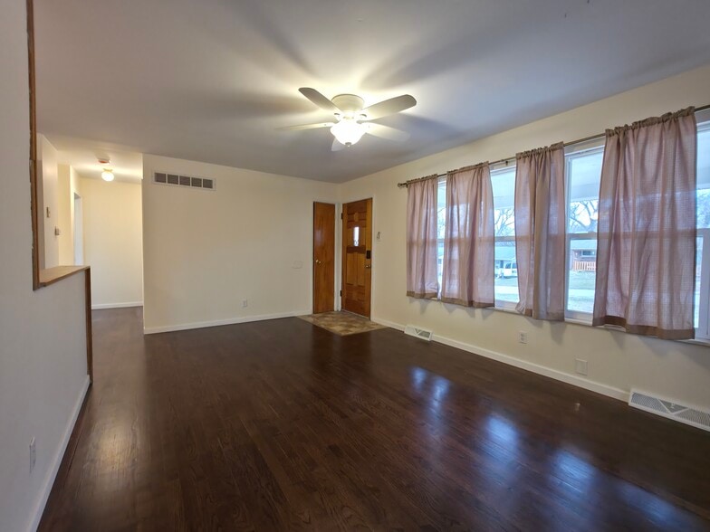 Building Photo - 3125 Phils Dr