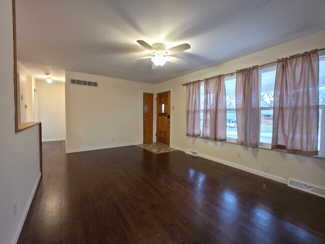 Building Photo - 3125 Phils Dr