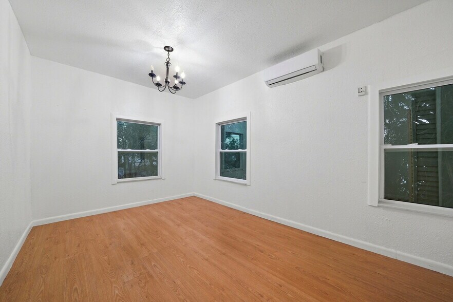 Building Photo - 1226 Easter Ave