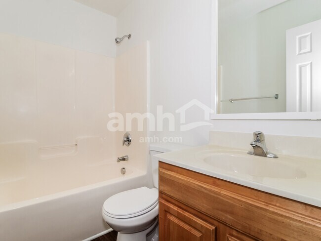 Building Photo - 9504 Huckabee Dr NE