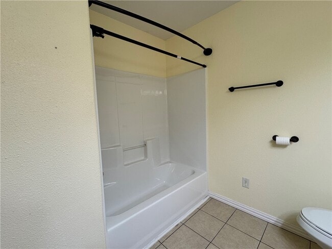 Building Photo - 910 NW A St