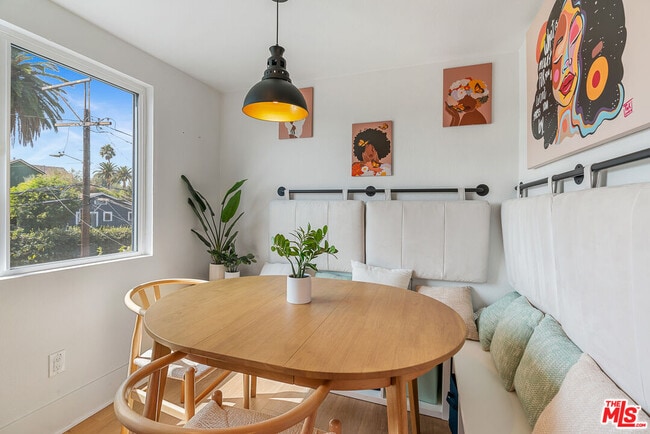 Building Photo - 2217 Scott Ave