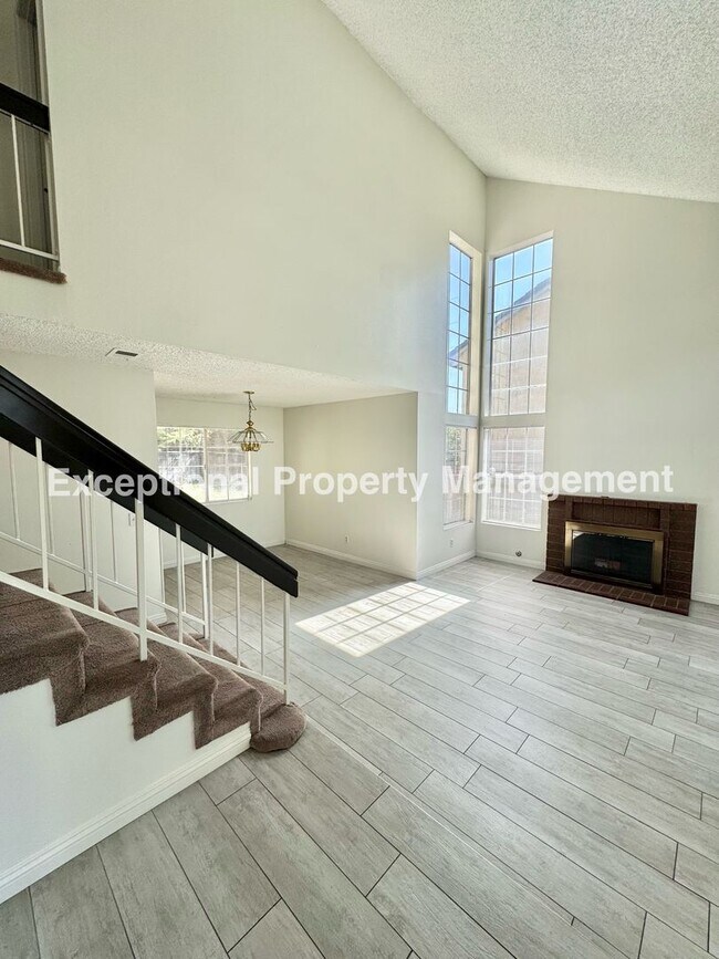 Building Photo - Ready to move in 3 bed 3 bath home!