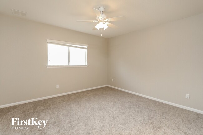 Building Photo - 2204 Oak Valley